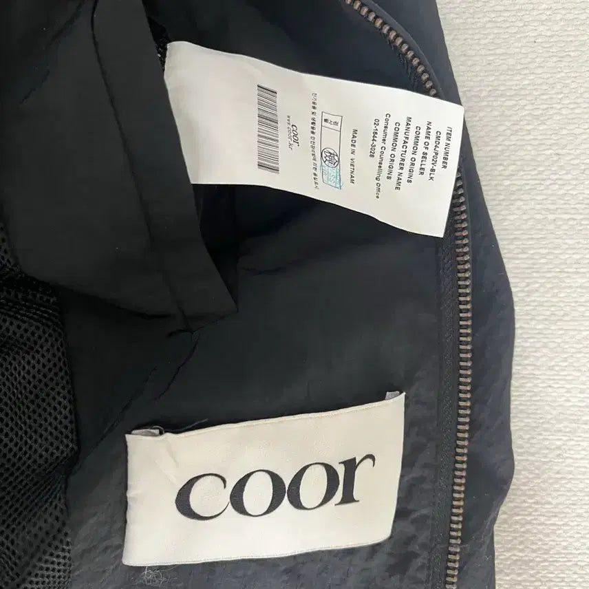 [SOLD OUT] 쿠어 테일 드로스트링 윈드브레이커 블랙