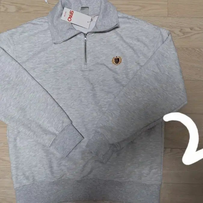 [BUNJANG] Spao Half Zip-Up T-Shirt / 스파오 반집업티 팝니다