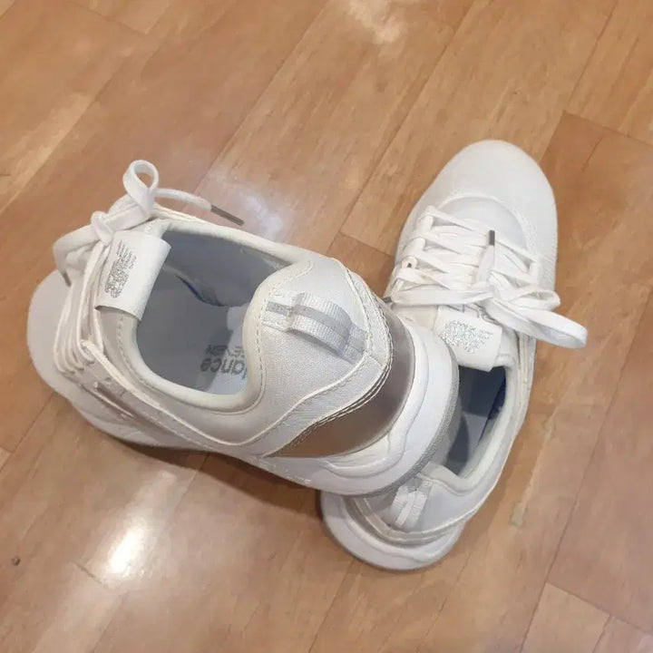 [BUNJANG] New Balance Sneakers / 뉴발란스운동화