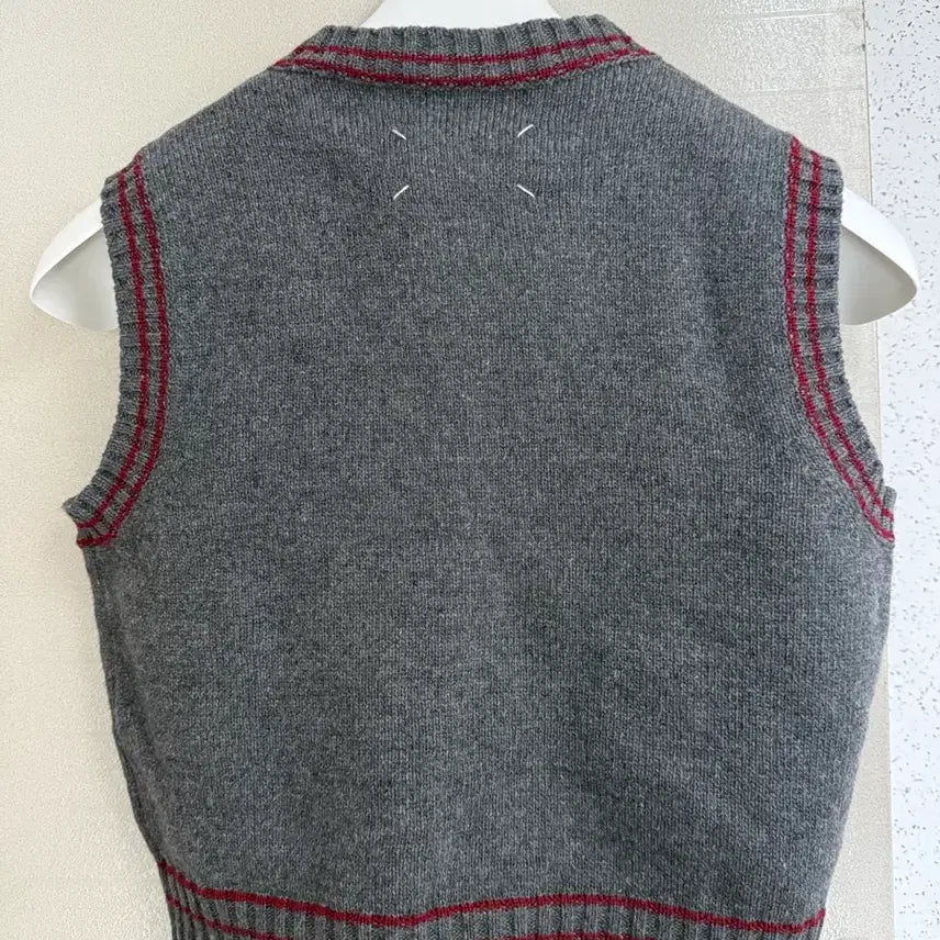 [SOLD OUT] 마르지엘라/디스트로이드 크롭베스트/M
