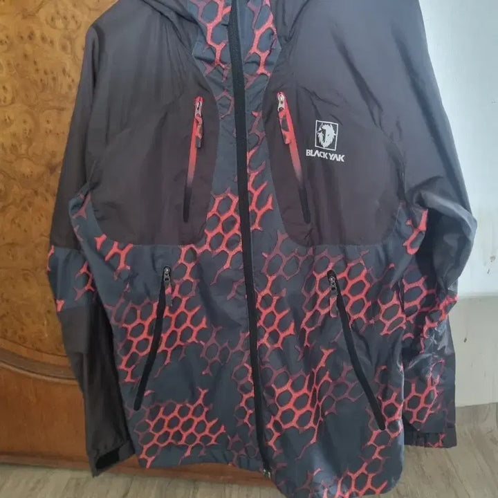 [BUNJANG] Black Yak Windbreaker Jacket (Size M) / 새상품급) 블랙 야크바람막이자켓.   M/XL