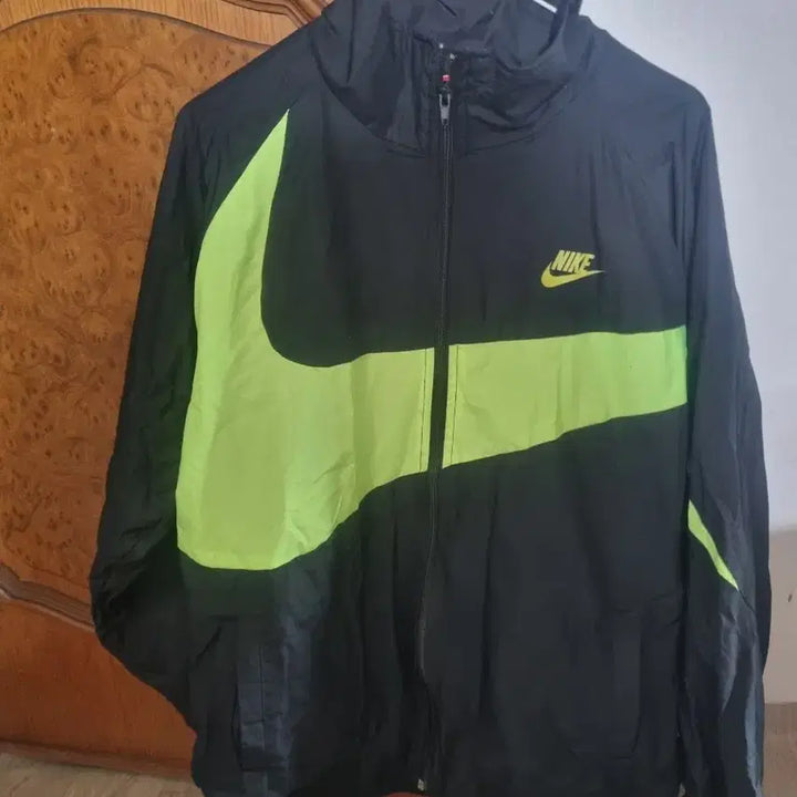 [BUNJANG] Nike Big Swoosh Windbreaker Jacket / 새상품급) 나이키빅스우시바람막이자켓.   L/XL