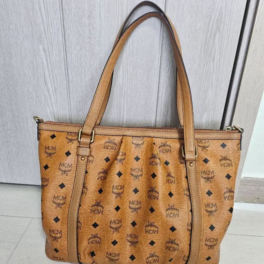 [SOLD OUT] MCM 비세토스 숄더백 브라운