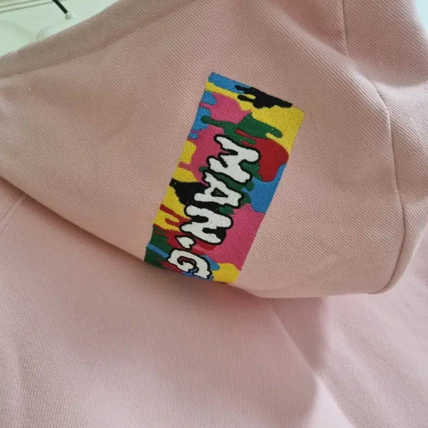 [BUNJANG] MAN.G Embroidered Pink Hoodie Zip-up / MAN.G 핑크 자수 후드집업