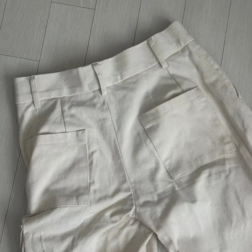 [BUNJANG] Stu Wide Cream Cargo Pocket Pants M / stu 와이드 크림 카고 포켓 팬츠 m