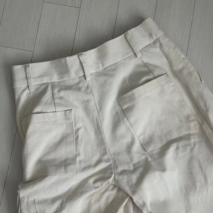 [BUNJANG] Stu Wide Cream Cargo Pocket Pants M / stu 와이드 크림 카고 포켓 팬츠 m
