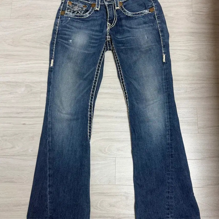 [SOLD OUT] 트루릴리젼 조이 부츠컷
