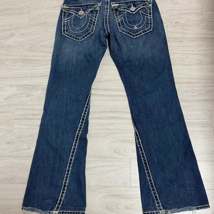 [SOLD OUT] 트루릴리젼 조이 부츠컷