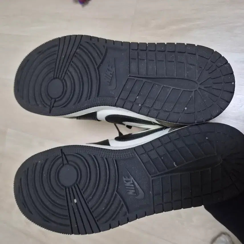 [BUNJANG] Nike Air Jordan 1 Low Mocha (GS) 240 / 나이키 에어 조던1 로우 모카 (GS) 240
