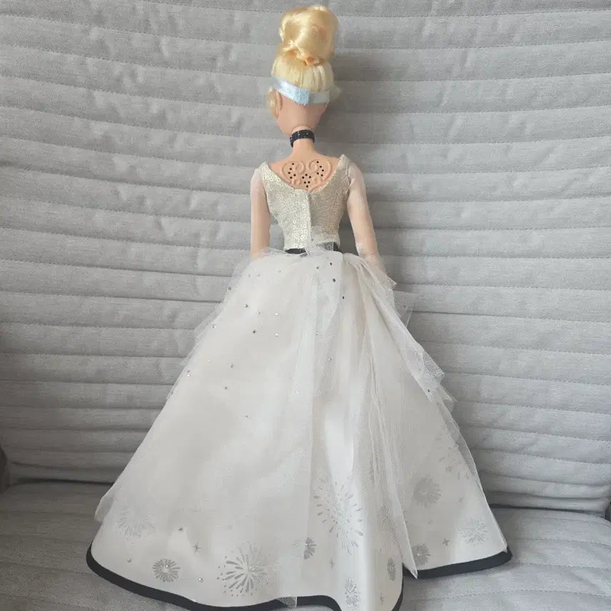 [BUNJANG] Disney Cinderella 17-inch Singing Doll Limited Edition Dress / 신데렐라 17인치 싱잉돌 리밋돌드레스