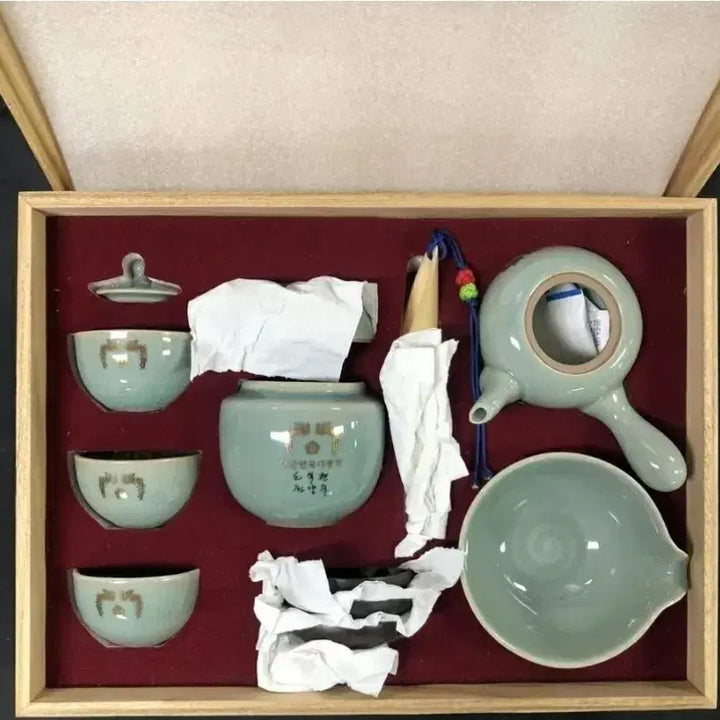 [BUNJANG] Noh Moo-hyun Celadon Porcelain Tea Set / 노무현 대통령 봉황무늬 청자 다기세트. 새상품