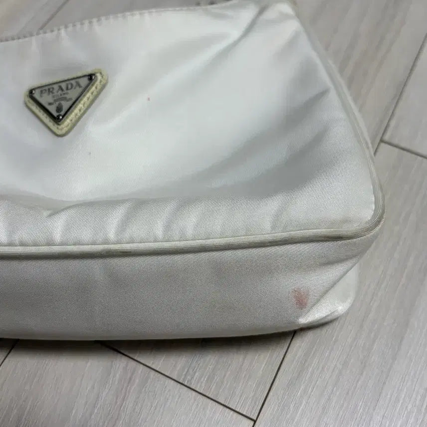 [SOLD OUT] 프라다 호보백 나일론 화이트