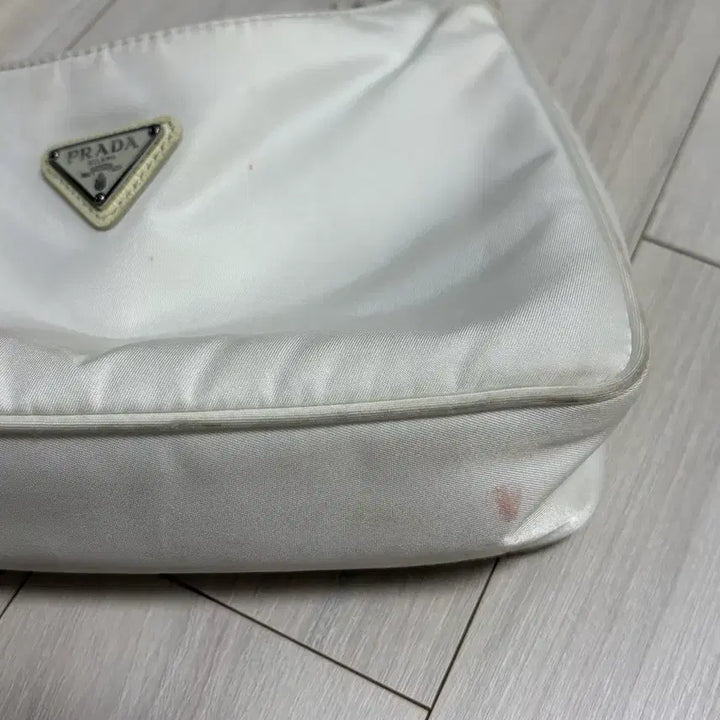 [SOLD OUT] 프라다 호보백 나일론 화이트