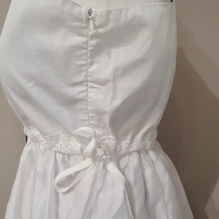 [BUNJANG] White Lace Strap Sleeveless Blouse / 화이트 레이스 끈 민소매 블라우스