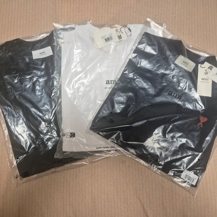 [BUNJANG] AMI Small Heart T-shirt / 아미 스몰 하트 반팔티 블랙/화이트/네이비