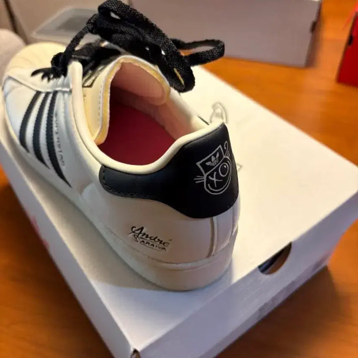 [BUNJANG] Adidas Andre Saraiva Superstar Cream/Black Sneakers / (상태최상) 아디다스 앙드레 사라이바 슈퍼스타 크림/블랙 280