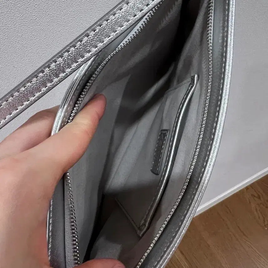 [BUNJANG] Demars Letter Bag / 드마스 레터백 실버 demars letter bag