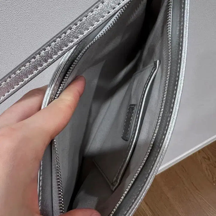 [BUNJANG] Demars Letter Bag / 드마스 레터백 실버 demars letter bag