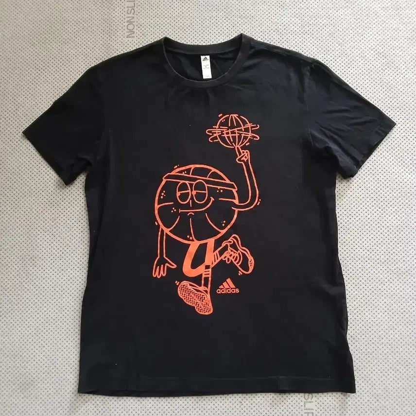 [BUNJANG] Adidas Black Character Basketball T-Shirt / 아디다스 블랙 농구 캐릭터 반팔 티셔츠
