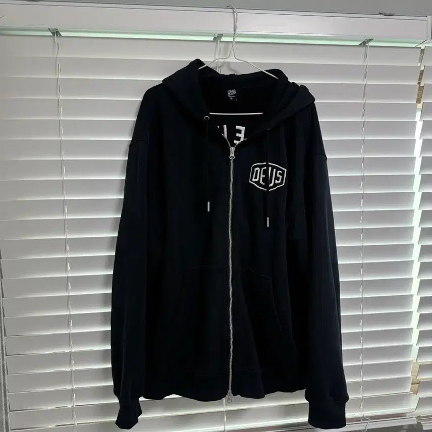 [BUNJANG] DEUS Ex Machina Black Hoodie Zip-Up / 데우스 블랙 후드집업