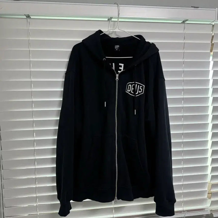 [BUNJANG] DEUS Ex Machina Black Hoodie Zip-Up / 데우스 블랙 후드집업