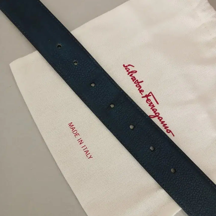 [SOLD OUT] 페라가모 남성 벨트 블루 정품