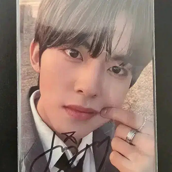 [BUNJANG] In Another Minute Hyunyup Signed Photocard / 인어미닛 현엽 싸인포카