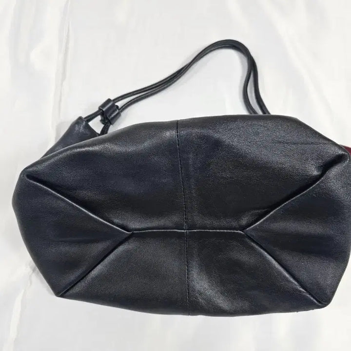 [BUNJANG] Archive Applique Edge Shoulder Bag / 아카이브앱크리지숄더백