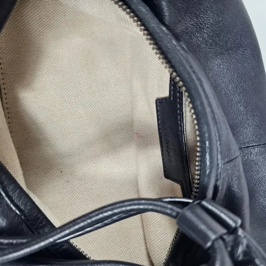 [BUNJANG] Archive Applique Edge Shoulder Bag / 아카이브앱크리지숄더백