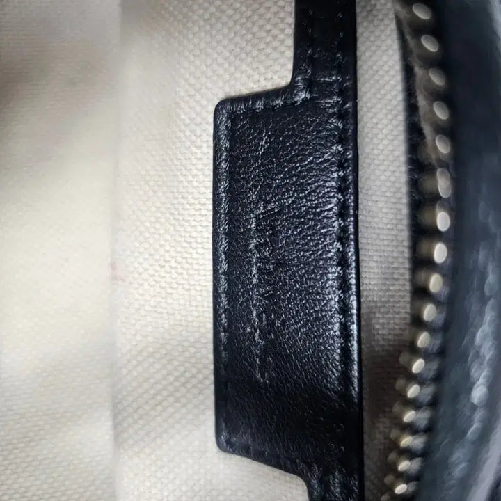 [BUNJANG] Archive Applique Edge Shoulder Bag / 아카이브앱크리지숄더백