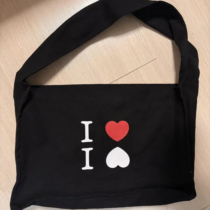 [SOLD OUT] 박효신 2026 A&amp;E 콘서트 Red Heart Cross Bag