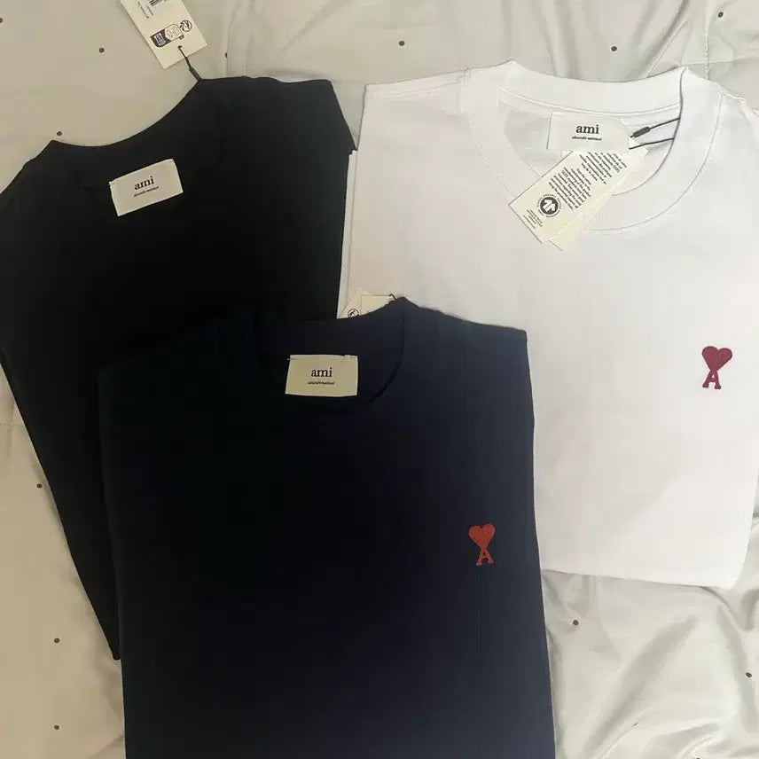[BUNJANG] AMI Small Heart T-shirt / 아미 스몰 하트 반팔티 화이트/네이비/블랙