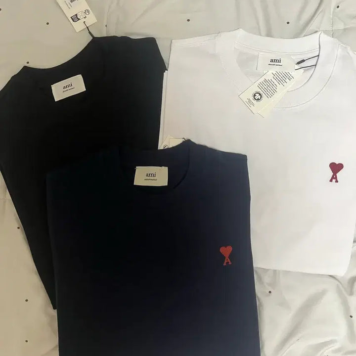 [BUNJANG] AMI Small Heart T-shirt / 아미 스몰 하트 반팔티 화이트/네이비/블랙
