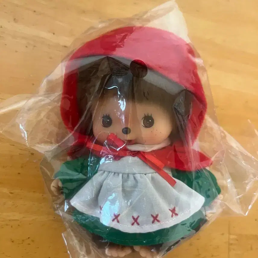 [BUNJANG] Monchhichi Bebichhichi Red Riding Hood Doll / 몬치치 베비치치 빨간망토