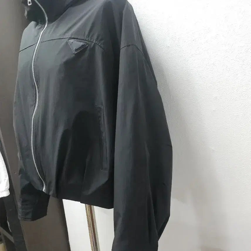 [SOLD OUT] 블랙 크롭기장 바람막이 자켓
