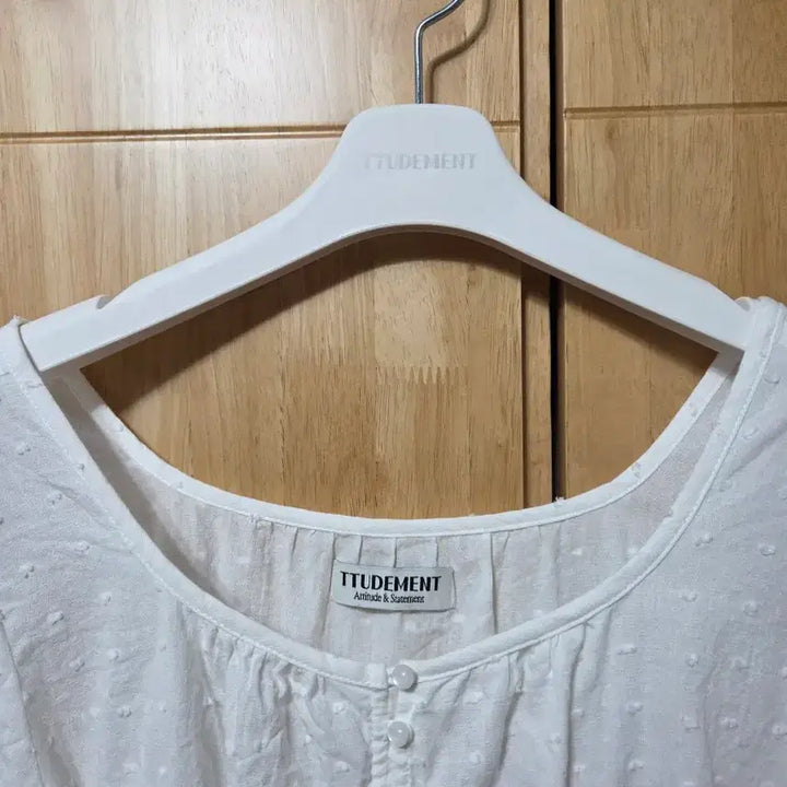 [SOLD OUT] 튜드먼트 도트 퍼프 블라우스 M