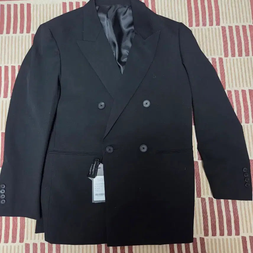 [SOLD OUT] [새상품] 무신사 스탠다드 오버사이즈 더블 브레스티드 블레이저 L 팝니다