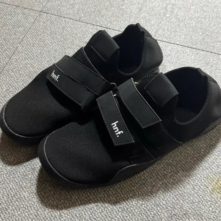 [BUNJANG] HNF Black Velcro Slip-On Sneakers / hnf 블랙 벨크로 운동화 슬립온