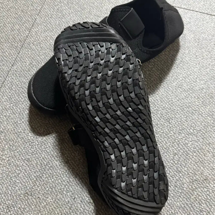 [BUNJANG] HNF Black Velcro Slip-On Sneakers / hnf 블랙 벨크로 운동화 슬립온