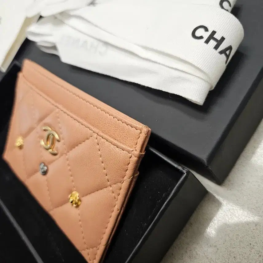 [BUNJANG] Chanel Quilted Card Wallet (Beige) / 샤넬 퀼팅 카드지갑 (베이지)