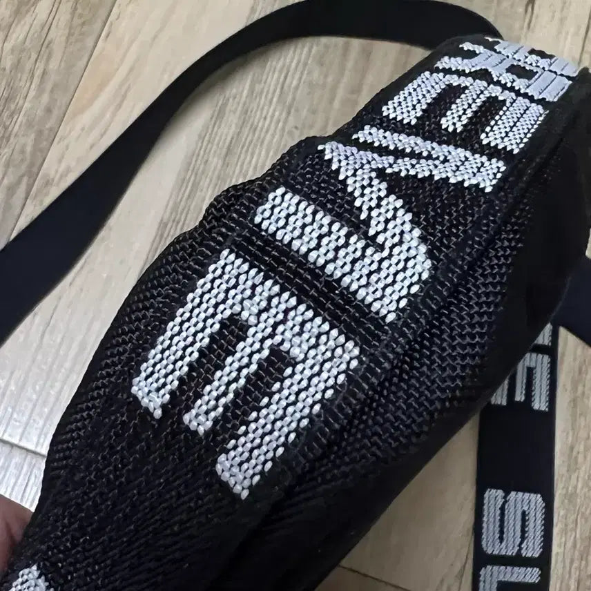 [BUNJANG] Supreme 18SS Shoulder Bag Black / 슈프림 18ss 숄더백 블랙