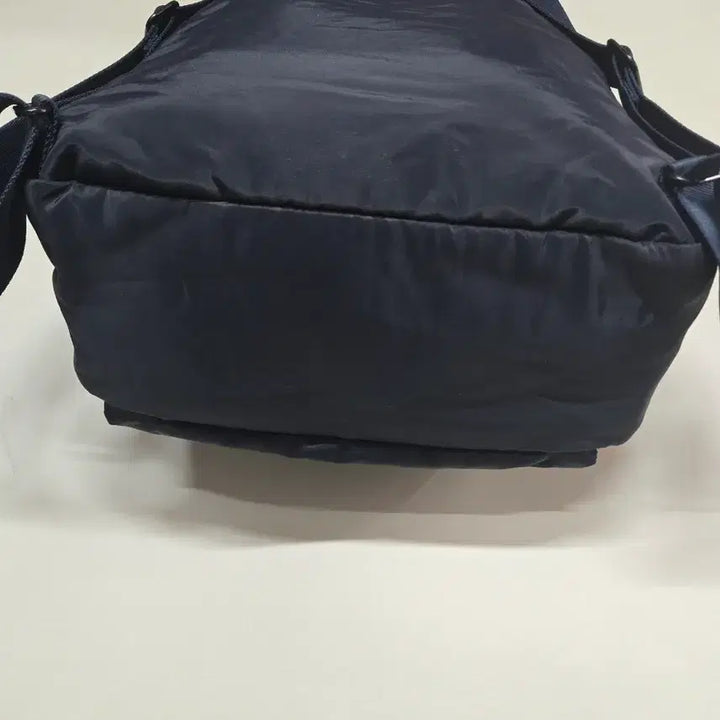 [BUNJANG] Mandarina Duck Navy Backpack / 만다리나덕 네이비색  백팩