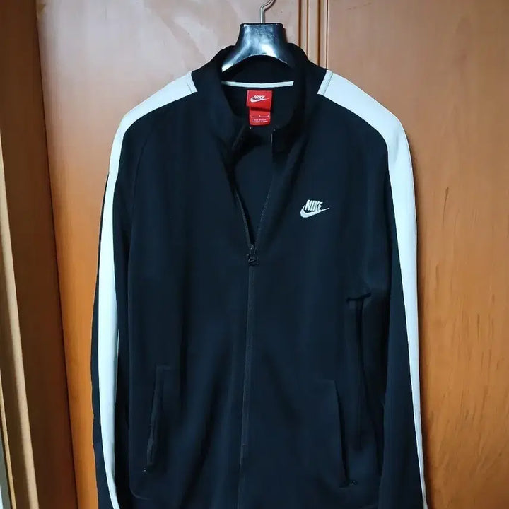 [BUNJANG] Nike Black/White Track Jacket / 나이키 블랙/화이트 트랙 자켓