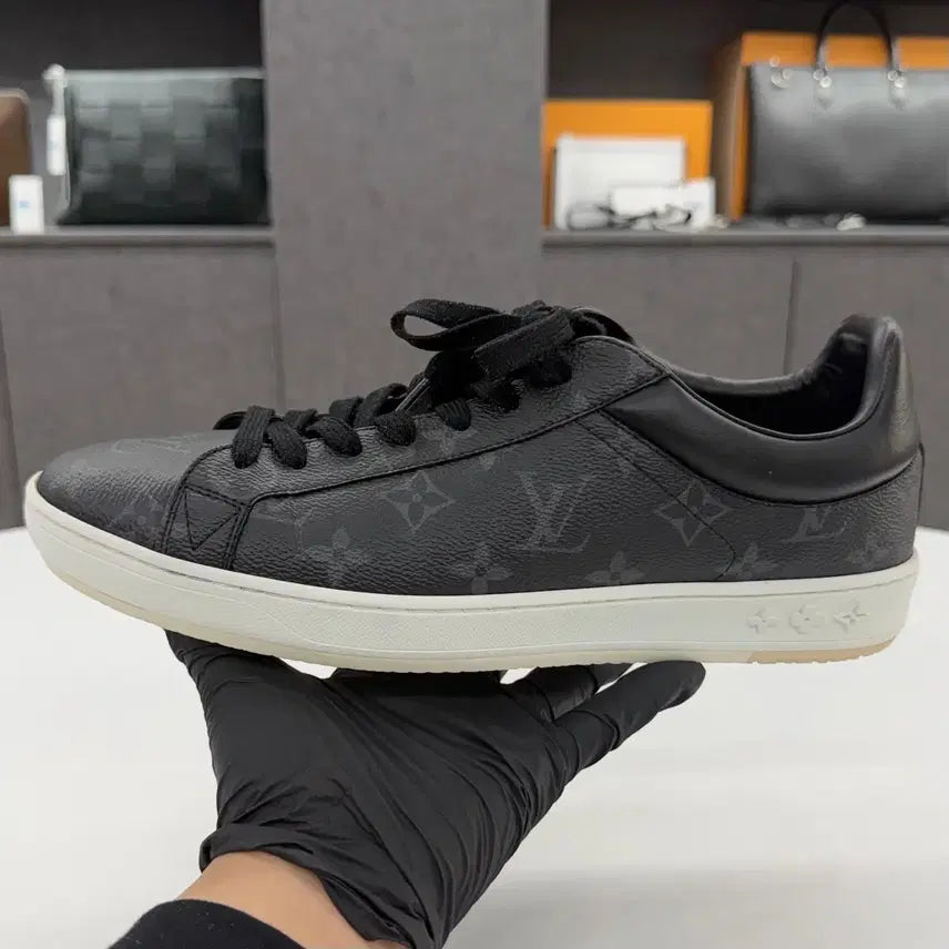 [BUNJANG] Louis Vuitton Luxembourg Sneakers Size 7.5 / { 7.5 } 루이비통 룩셈부르크 스니커즈