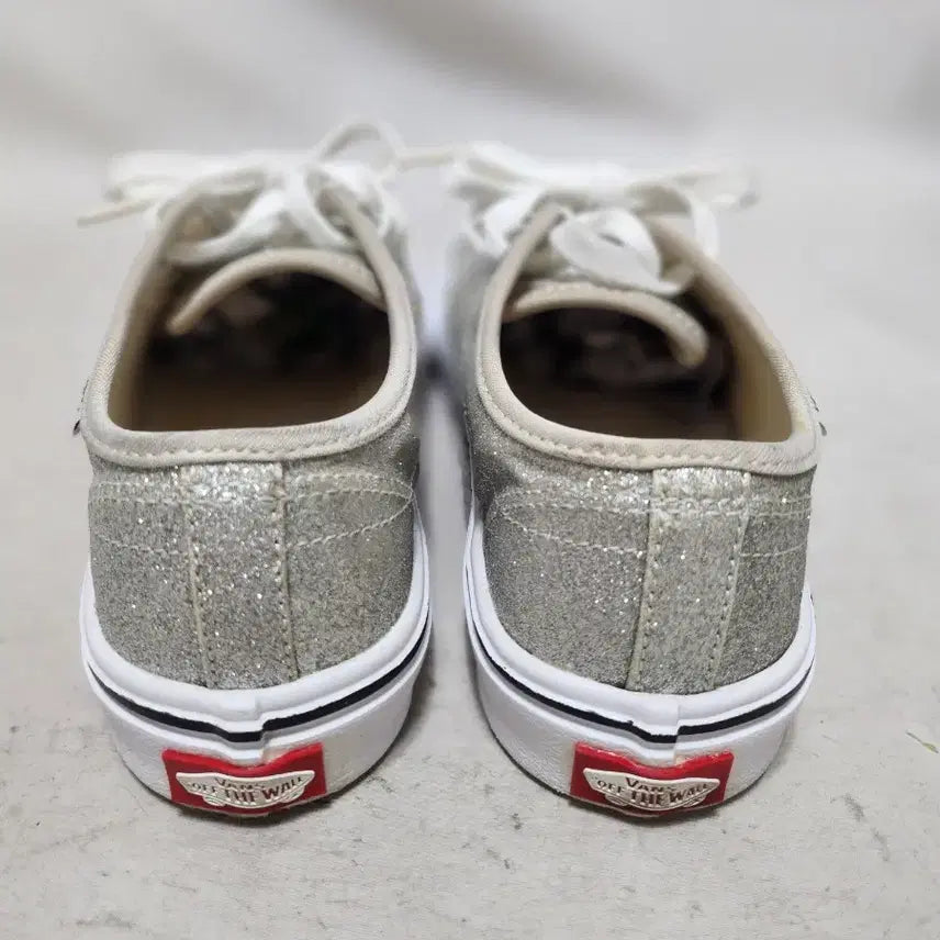[BUNJANG] Vans Silver Glitter Slip-On Sneakers (Size 240) / 240 반스 가벼운 운동화