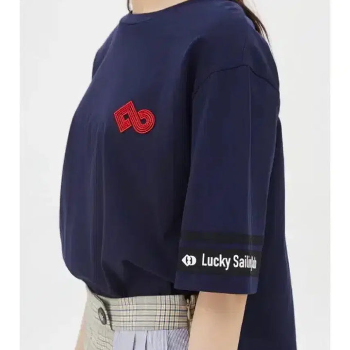[SOLD OUT] 럭키슈에뜨 자수 디테일 반팔 티셔츠 36 새것
