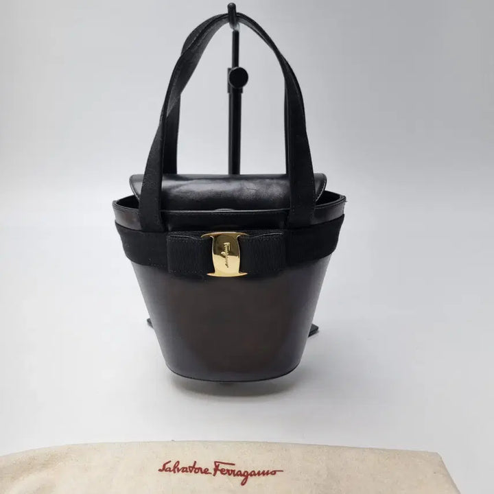 [BUNJANG] Salvatore Ferragamo Vara Ribbon Bucket Tote Bag / 페레가모 바라 리본 버킷 토트백 (상급, 페라가모 버킷백, 레어아이템)