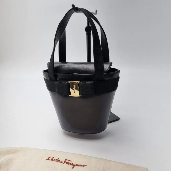 [BUNJANG] Salvatore Ferragamo Vara Ribbon Bucket Tote Bag / 페레가모 바라 리본 버킷 토트백 (상급, 페라가모 버킷백, 레어아이템)
