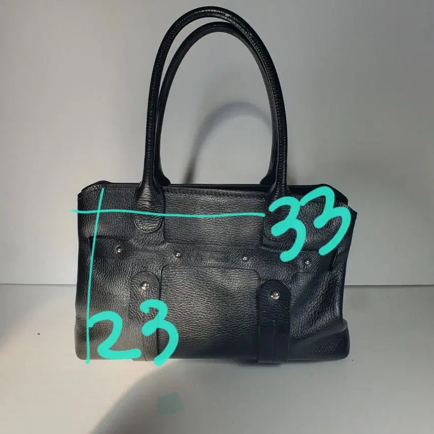 [SOLD OUT] 정품 ㅡ페라가모 로고ㅡ가죽.토트백 ㅡ블랙