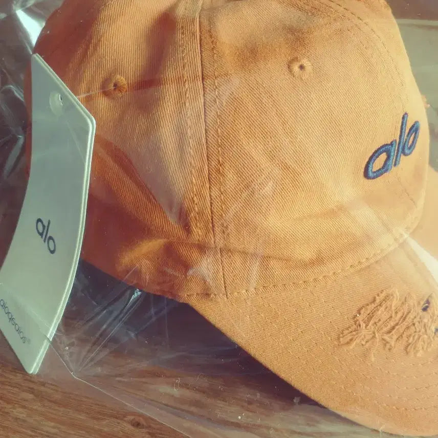 [SOLD OUT] (새상품)alo 알로요가 데미지 볼캡